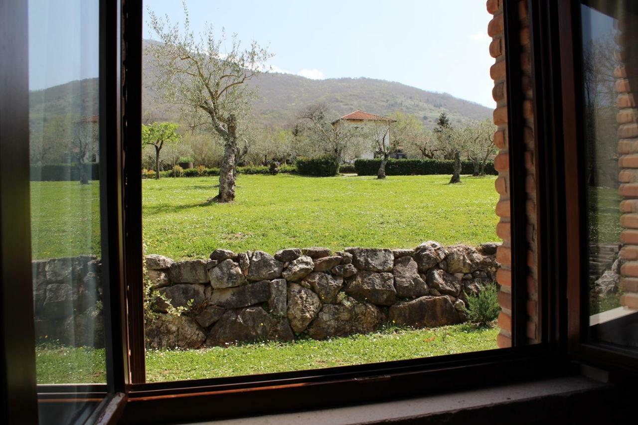 Agriturismo Il Castagneto Padula Bagian luar foto
